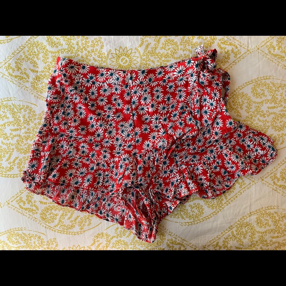 Zara Trafaluc Floral Tie Skirted Short